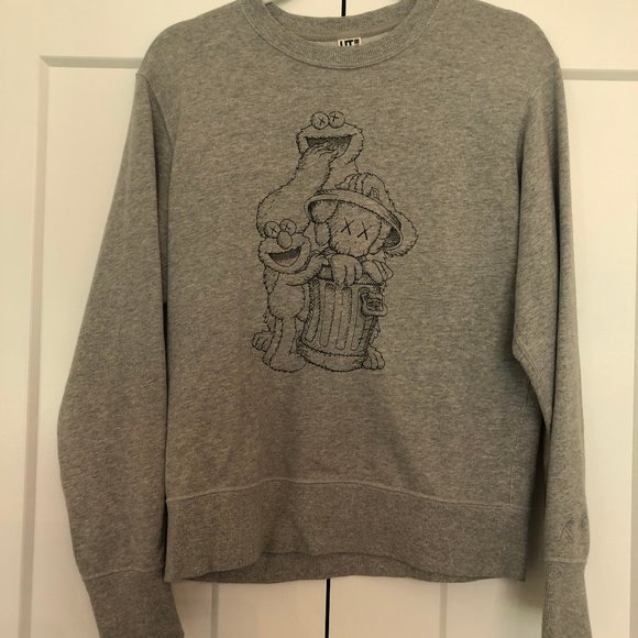 KAWS x Uniqlo x Sesame Street Crewneck - Picture 1 of 2